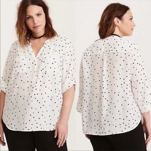 Torrid Black / White Star Print Georgette Blouse - Size 2 (18-20)